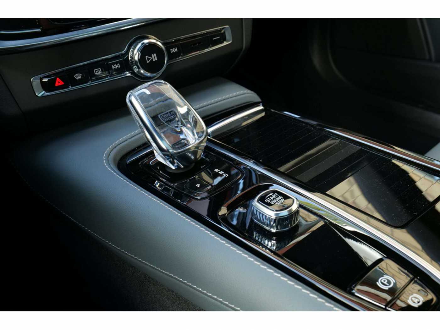 Volvo  T8 Inscription Recharge Plug-In Hybrid AWD