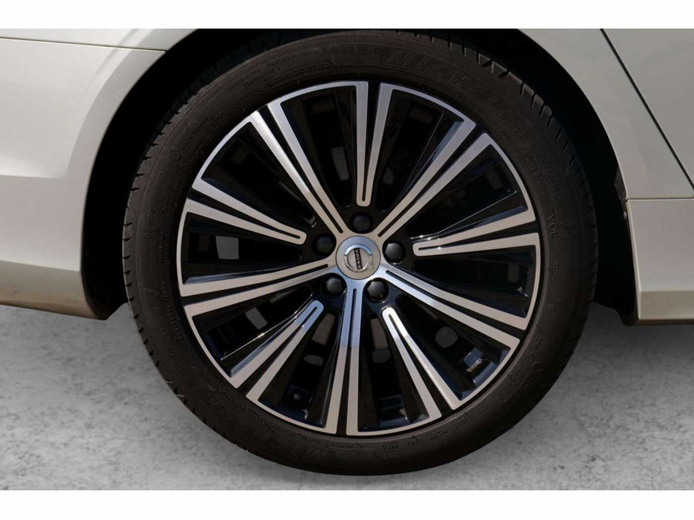Volvo  T8 Inscription Recharge Plug-In Hybrid AWD