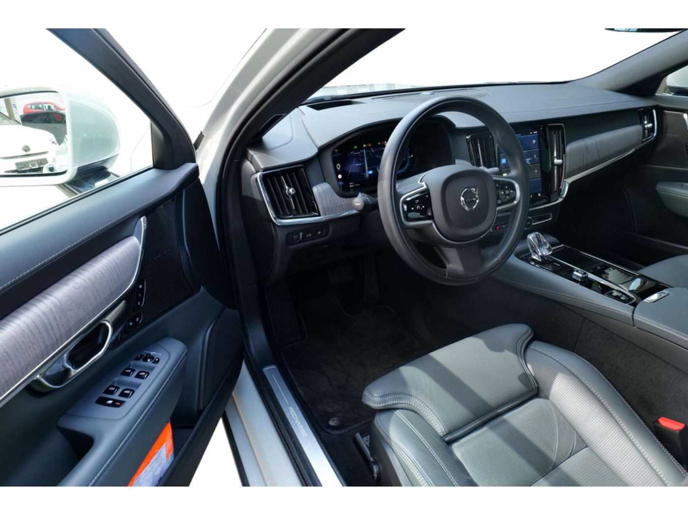 Volvo  T8 Inscription Recharge Plug-In Hybrid AWD