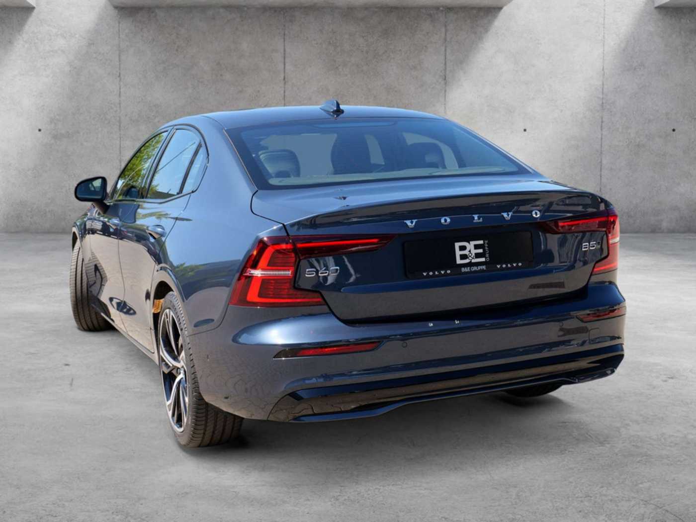 Volvo  Lim. B5 Ultimate Dark AWD LED PANO 360°