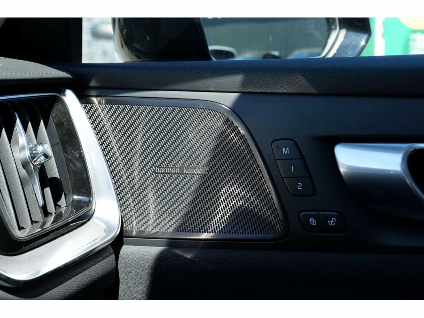 Volvo  Lim. B5 Ultimate Dark AWD LED PANO 360°