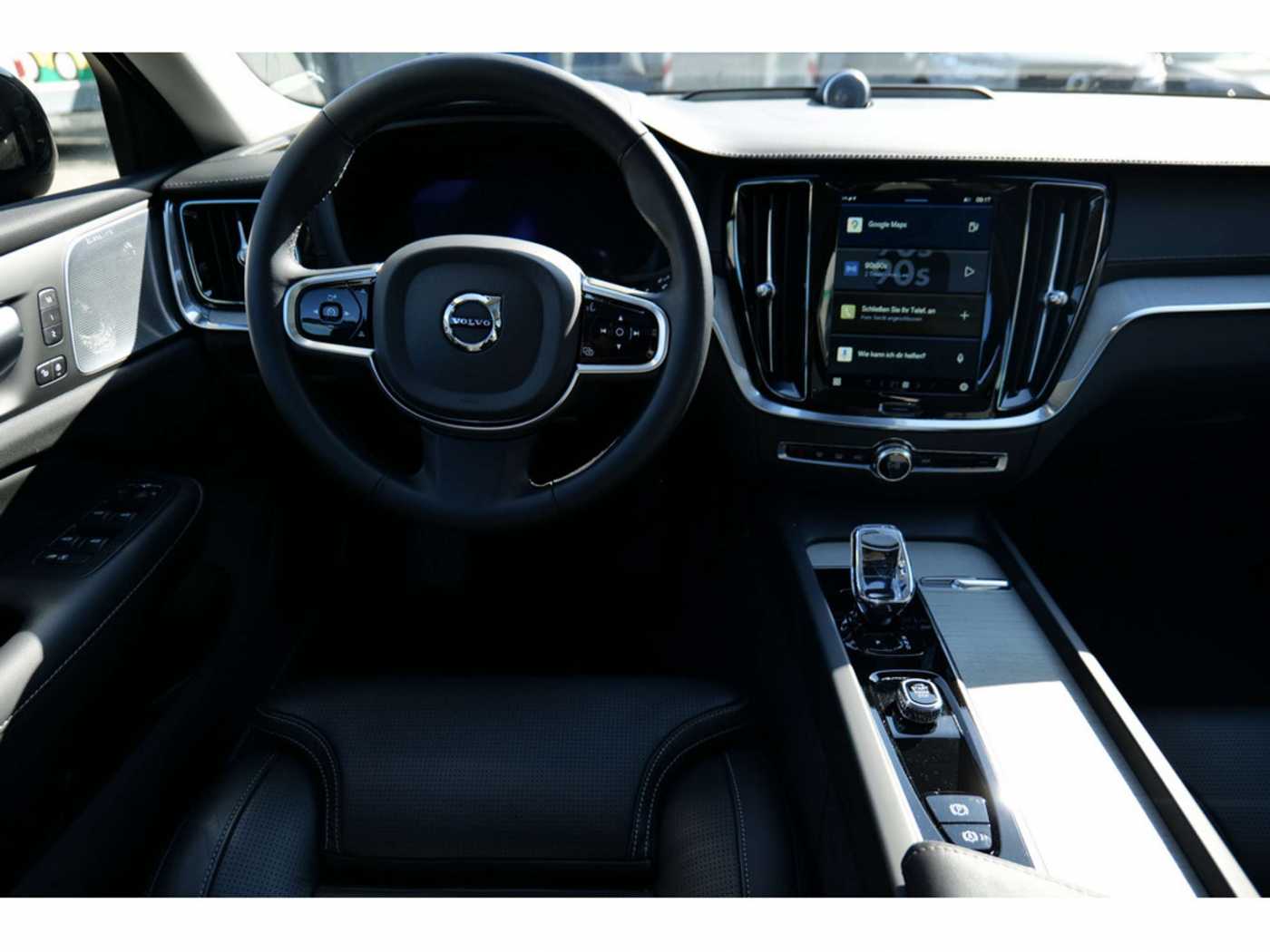 Volvo  Lim. B5 Ultimate Dark AWD LED PANO 360°