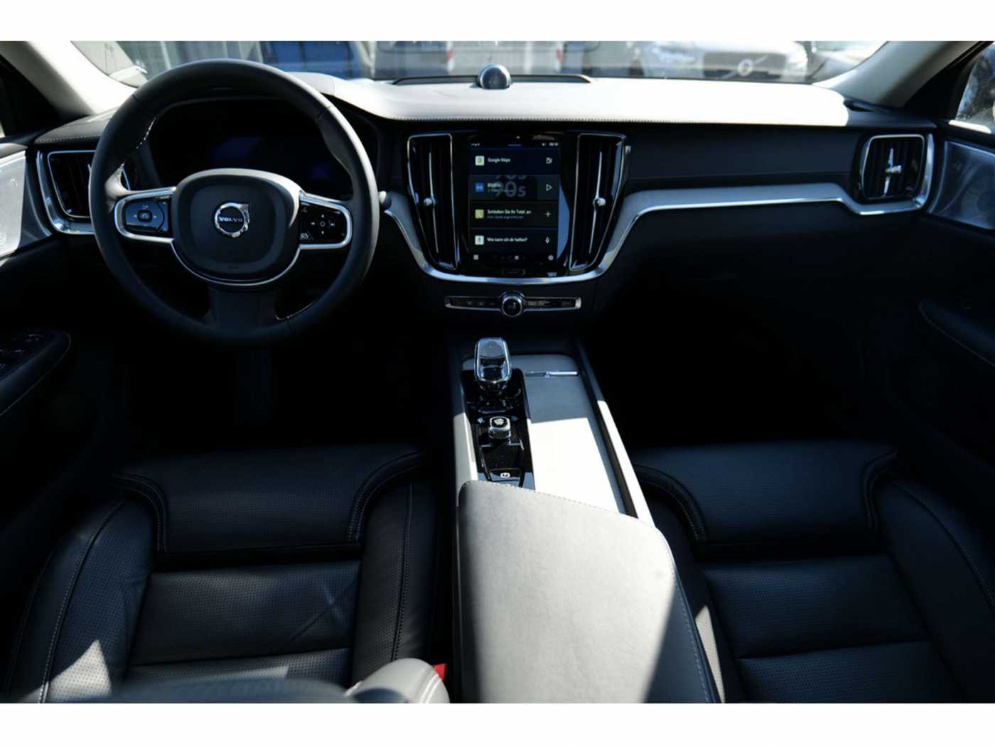Volvo  Lim. B5 Ultimate Dark AWD LED PANO 360°