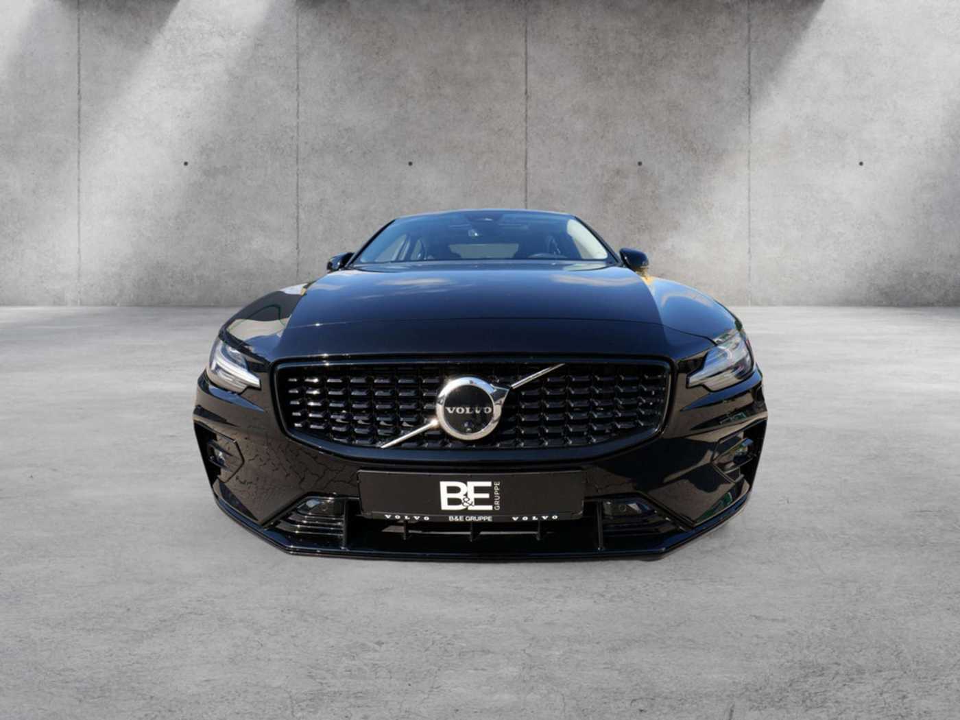 Volvo  Lim. B5 Ultimate Dark AWD LED PANO 360°