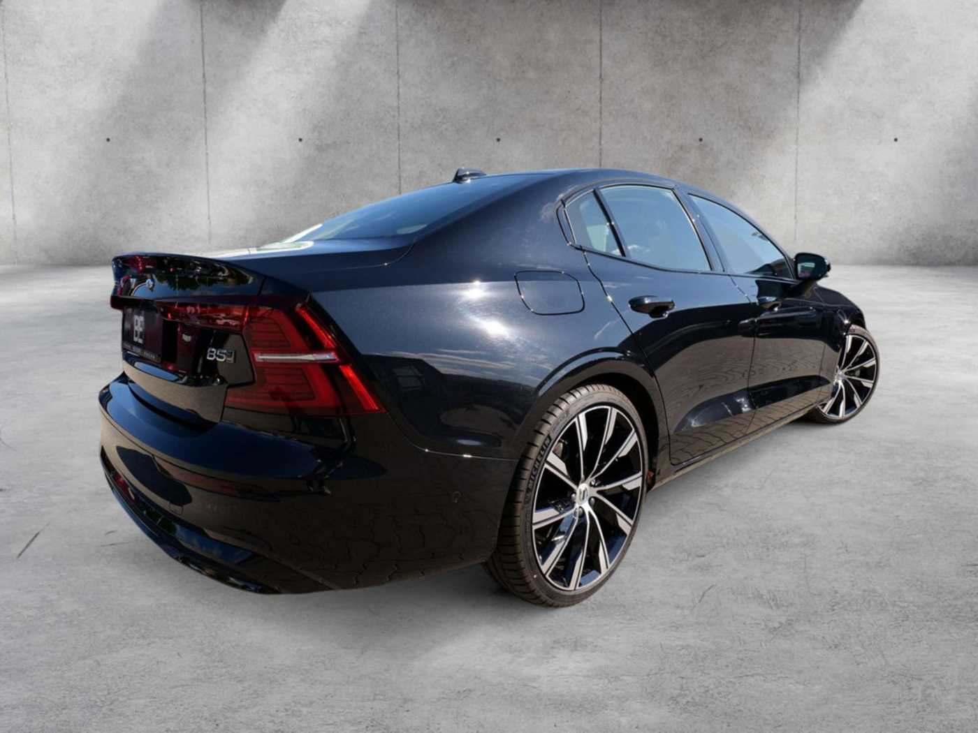 Volvo  Lim. B5 Ultimate Dark AWD LED PANO 360°