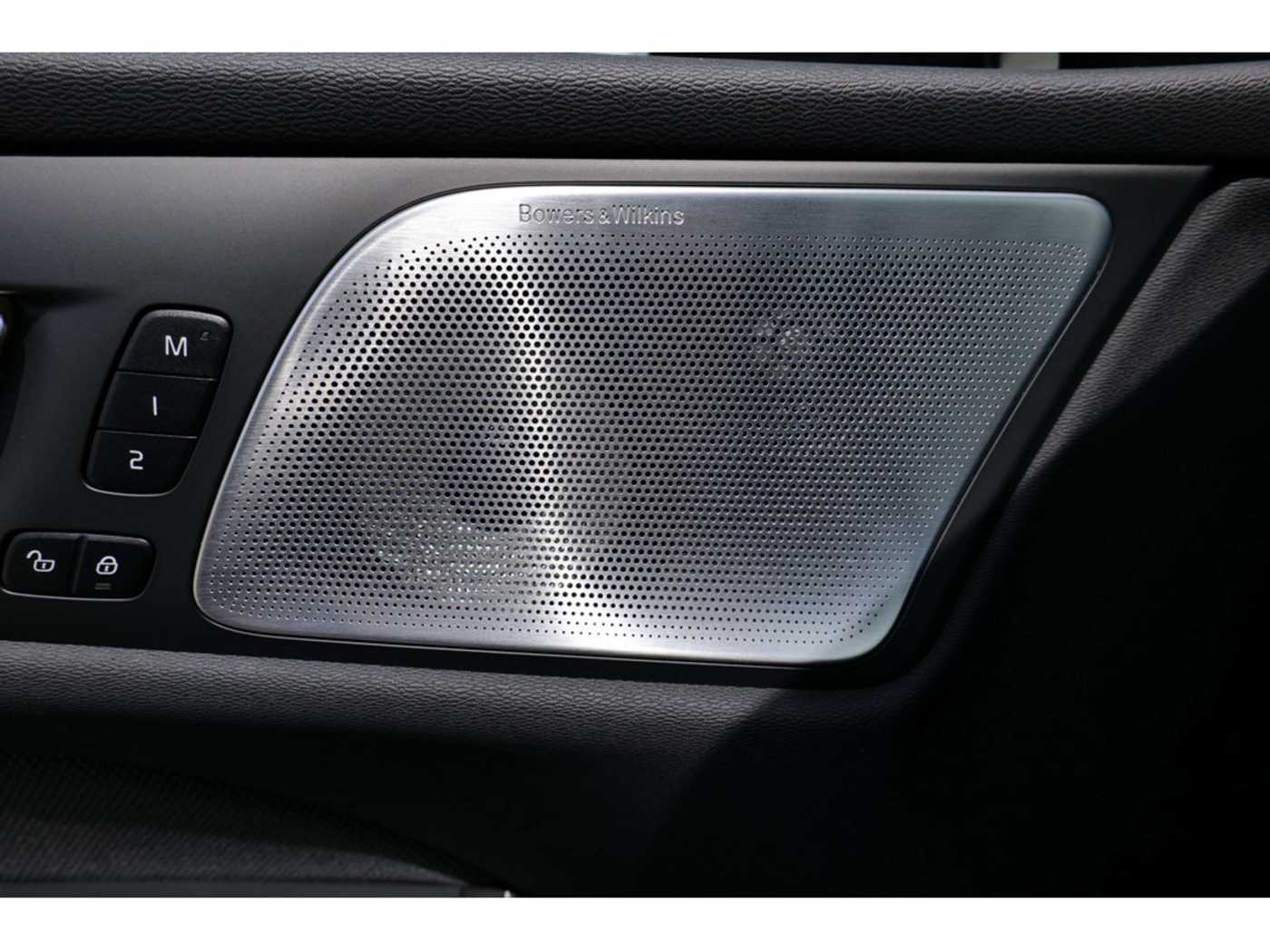 Volvo  Lim. T8 AWD Ultimate Dark Recharge Plug-In Hybrid AWD