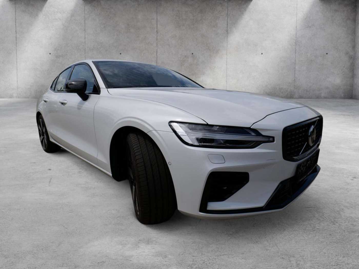 Volvo  Lim. T8 AWD Ultimate Dark Recharge Plug-In Hybrid AWD