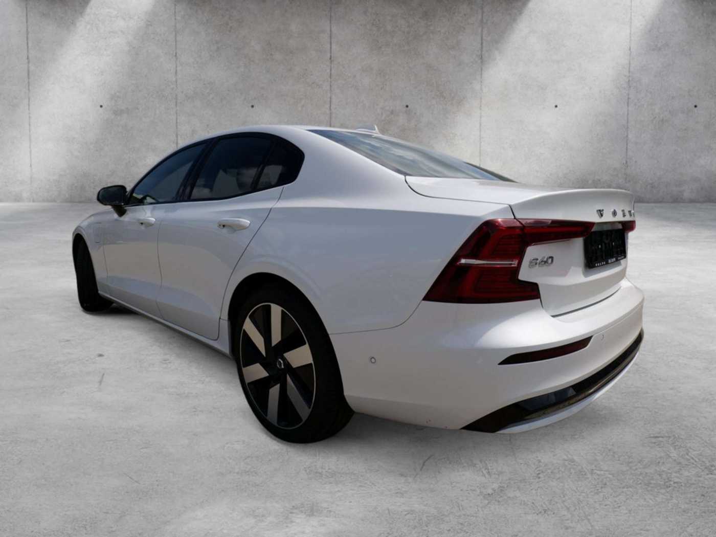 Volvo  Lim. T8 AWD Ultimate Dark Recharge Plug-In Hybrid AWD