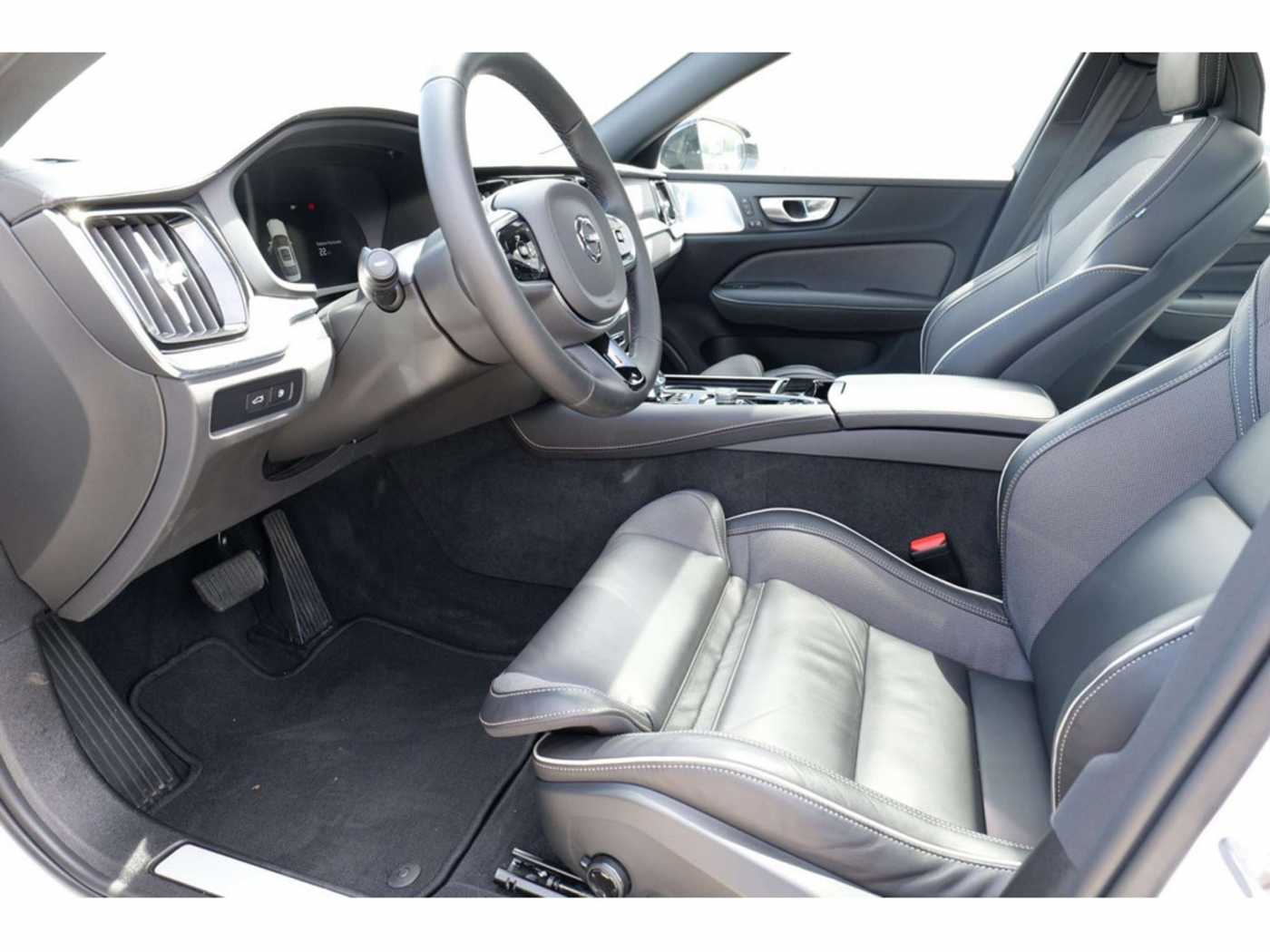 Volvo  Lim. T8 AWD Ultimate Dark Recharge Plug-In Hybrid AWD