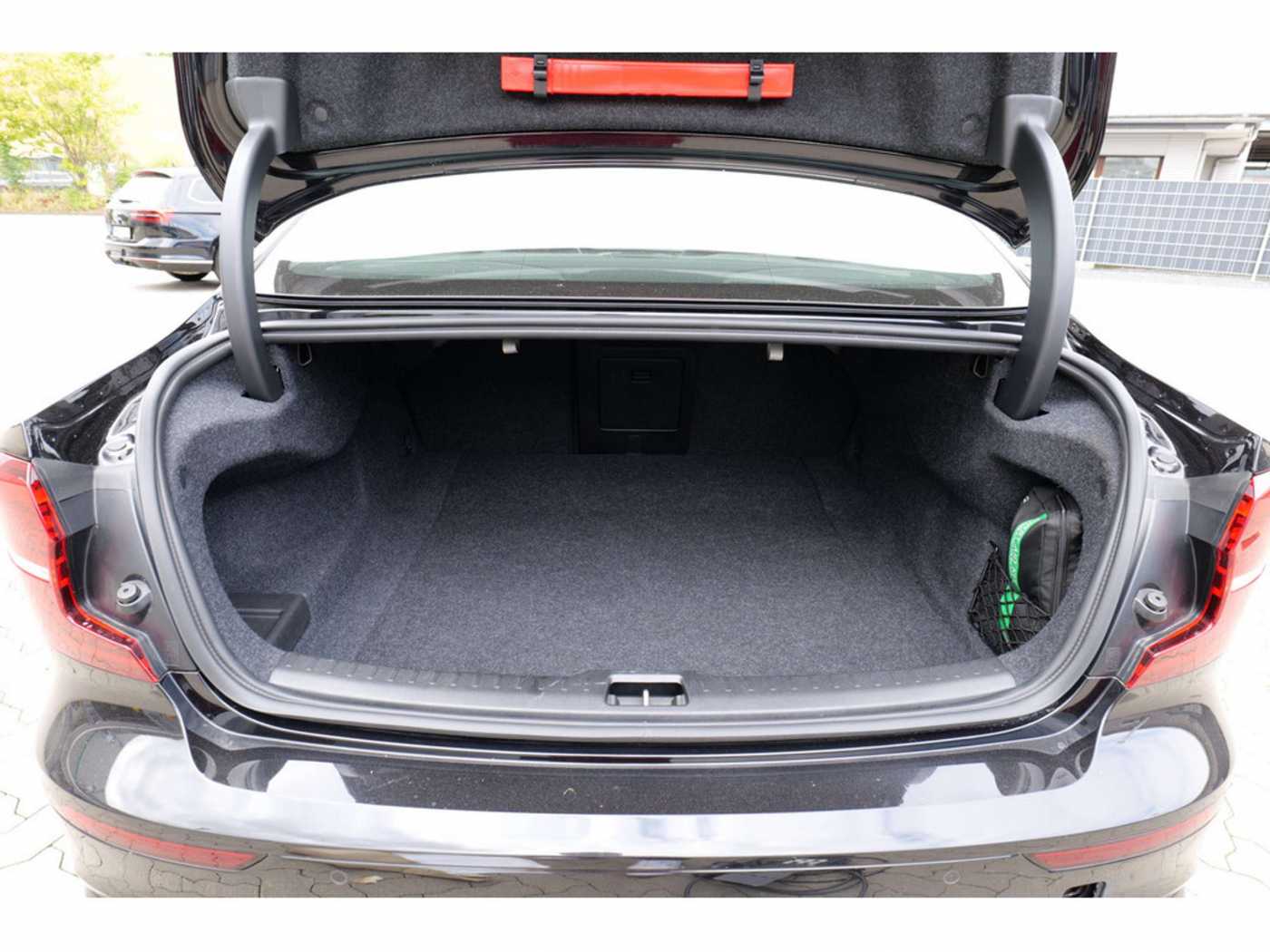 Volvo  Lim. T8 Ultimate Dark Recharge Plug-In Hybrid AWD
