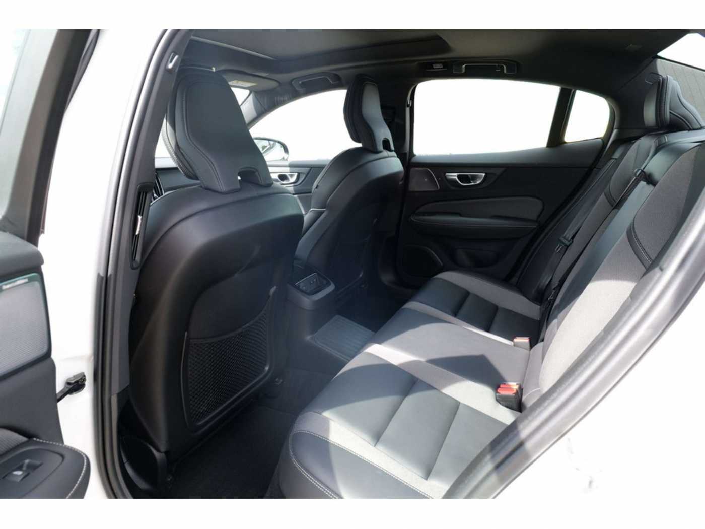 Volvo  Lim. T8 Ultimate Dark Recharge Plug-In Hybrid AWD