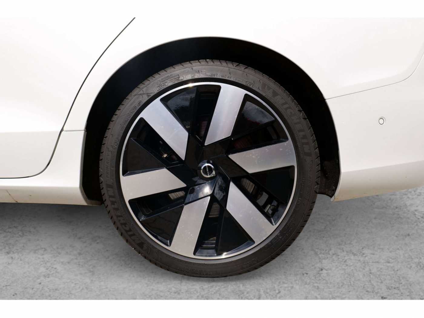 Volvo  Lim. T8 Ultimate Dark Recharge Plug-In Hybrid AWD