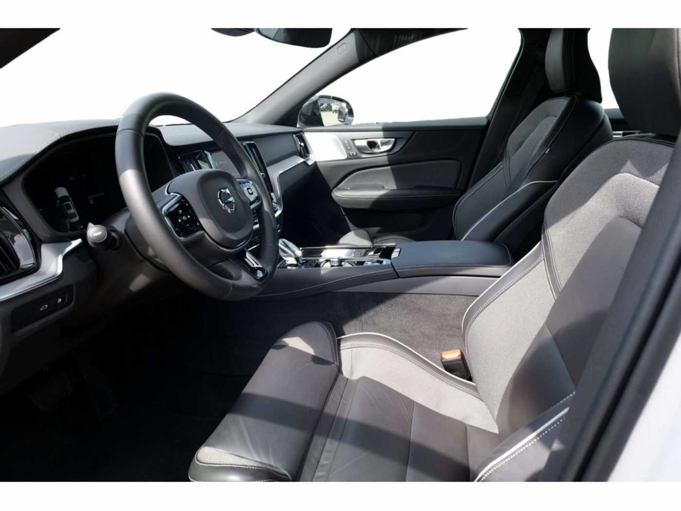 Volvo  Lim. T8 Ultimate Dark Recharge Plug-In Hybrid AWD