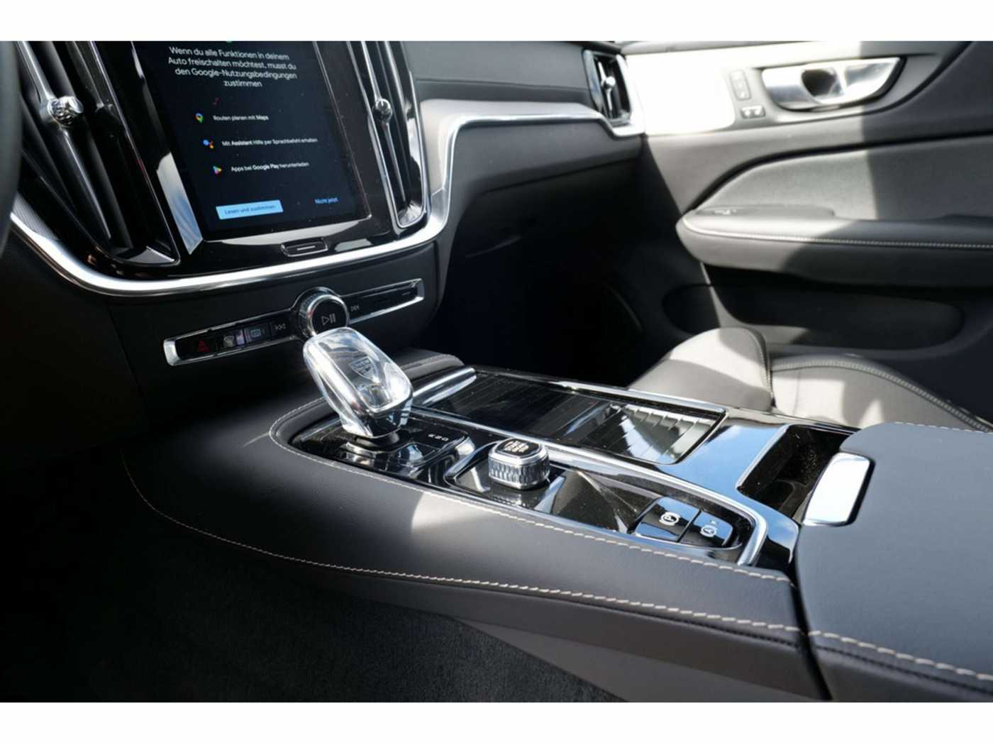 Volvo  Lim. T8 Ultimate Dark Recharge Plug-In Hybrid AWD