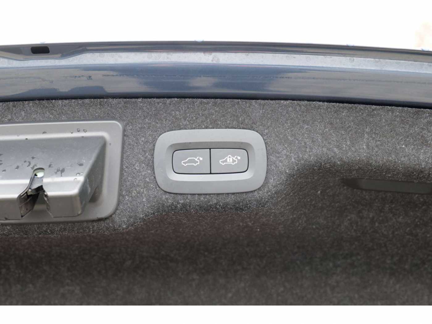 Volvo  B5 Ultimate Bright AWD B&W HUD LED 360°