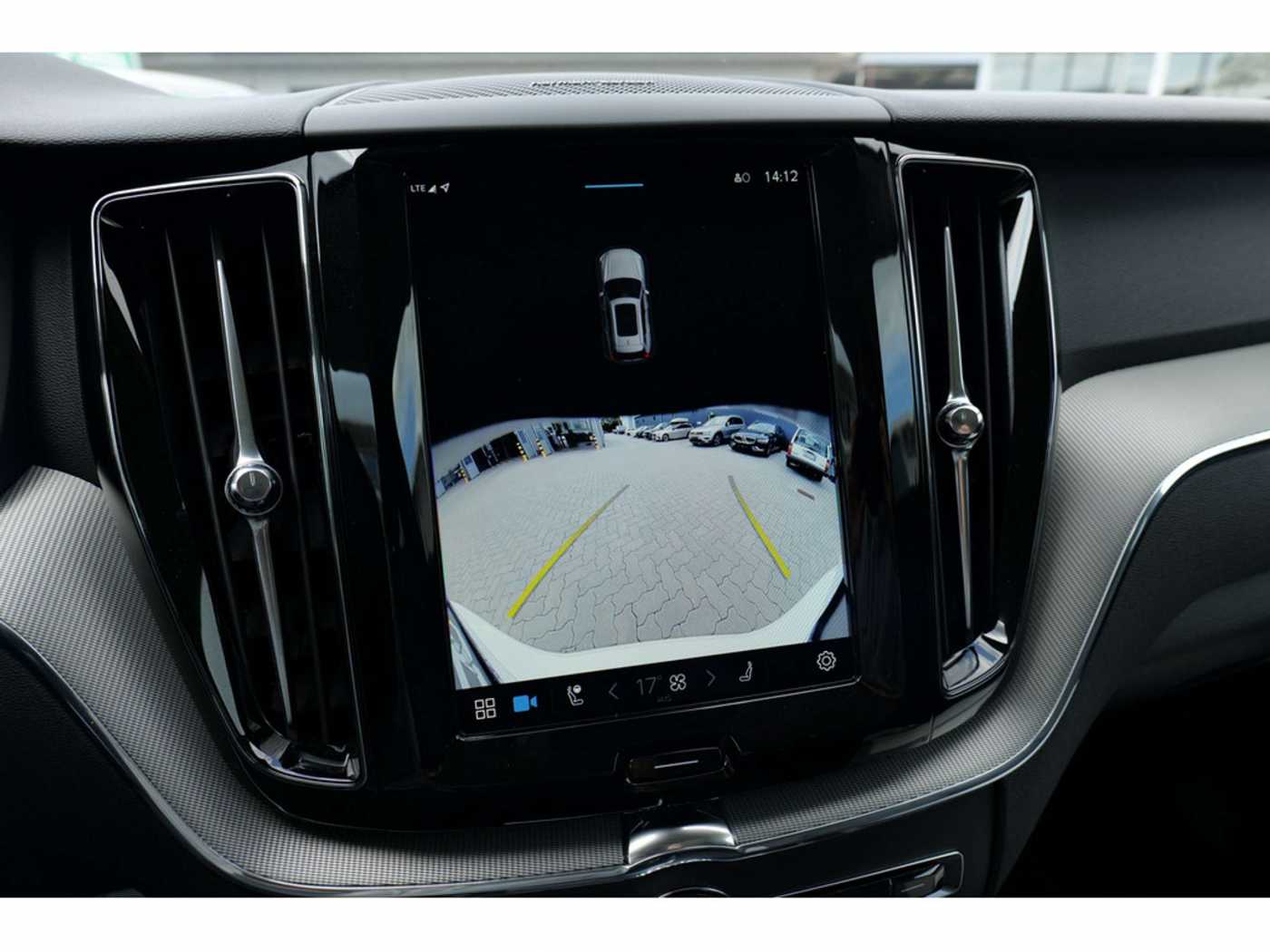 Volvo  T8 Plus Dark Recharge Plug-In Hybrid AWD