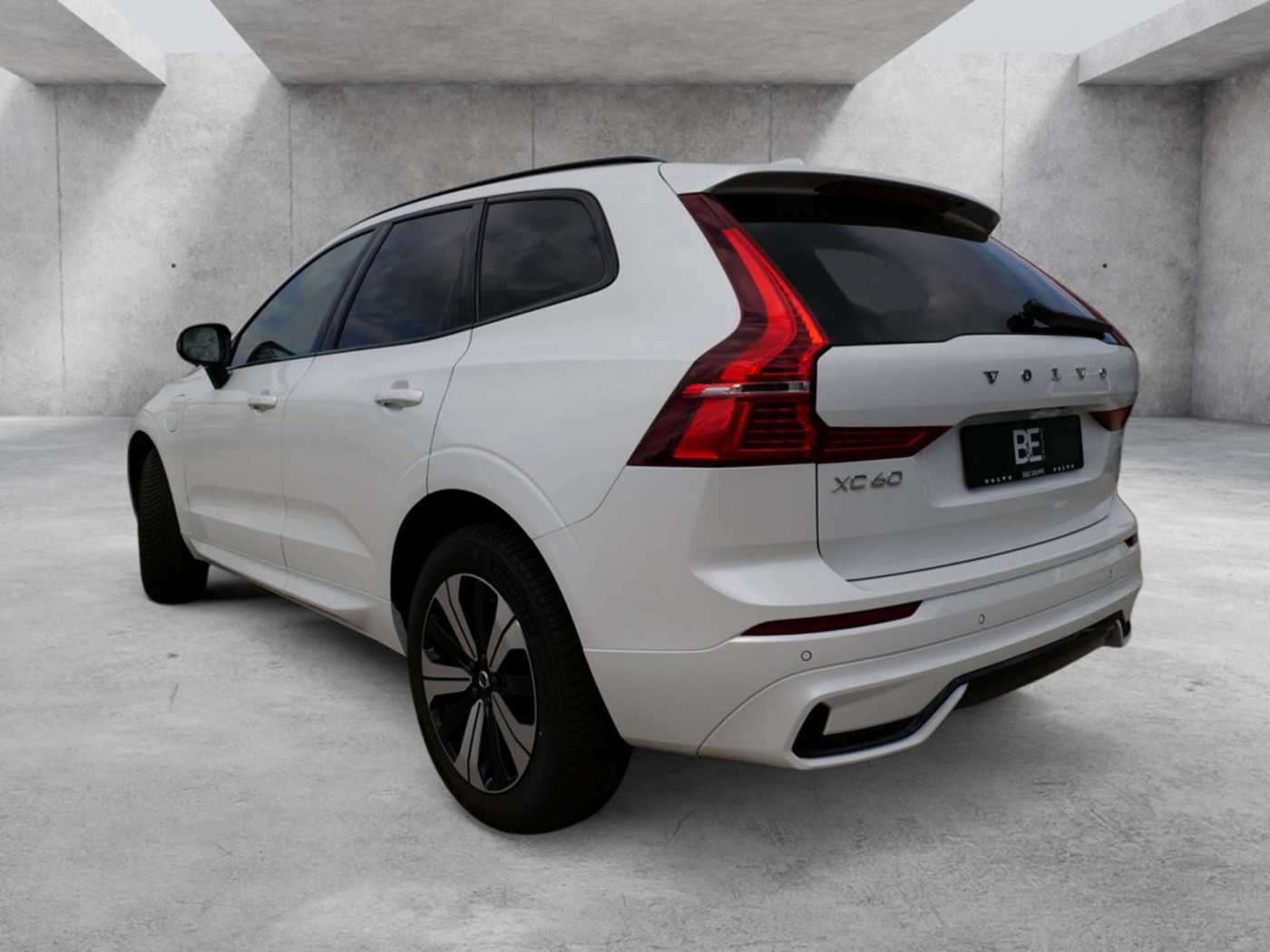 Volvo  T8 Plus Dark Recharge Plug-In Hybrid AWD