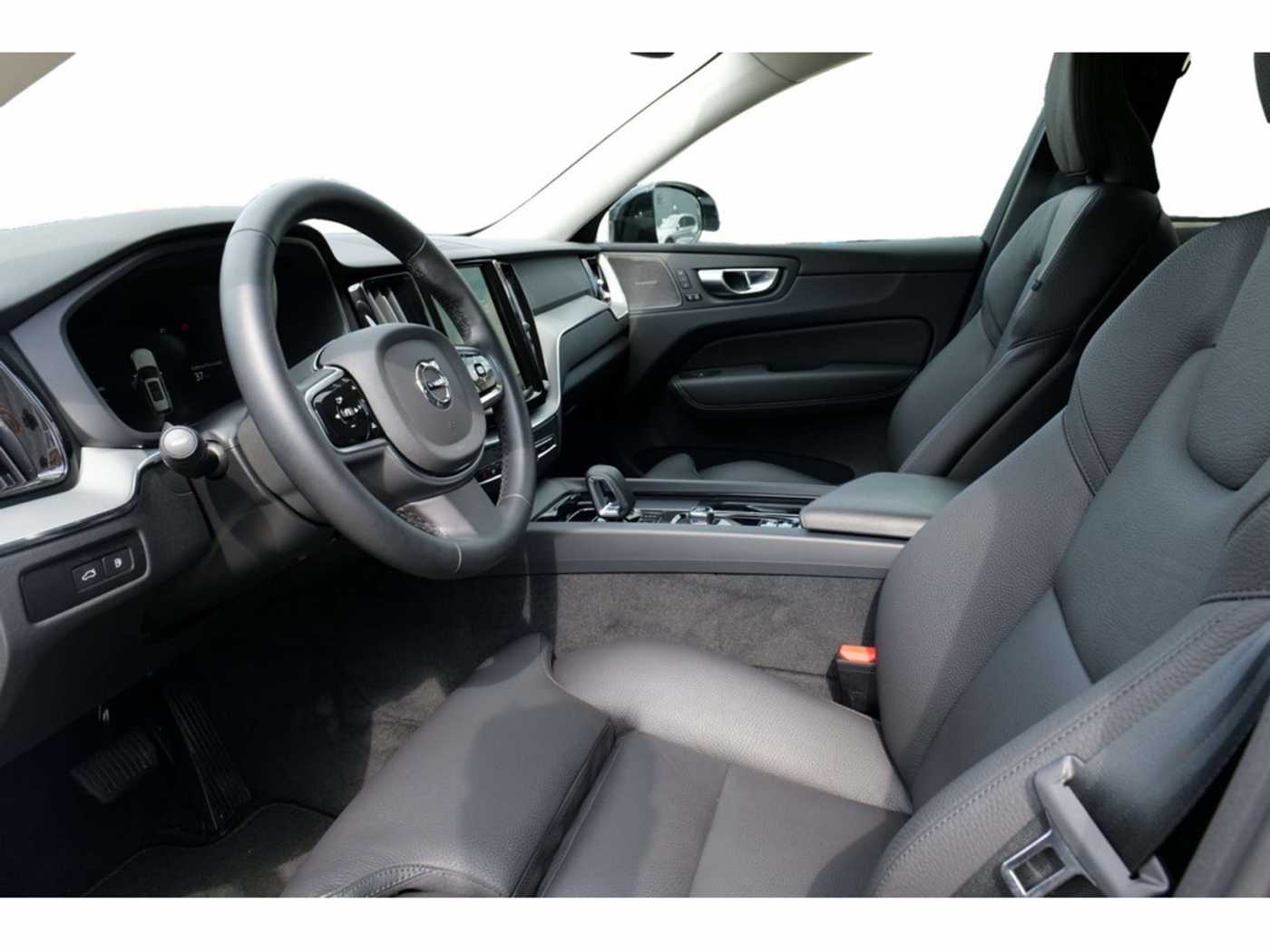 Volvo  T8 Plus Dark Recharge Plug-In Hybrid AWD