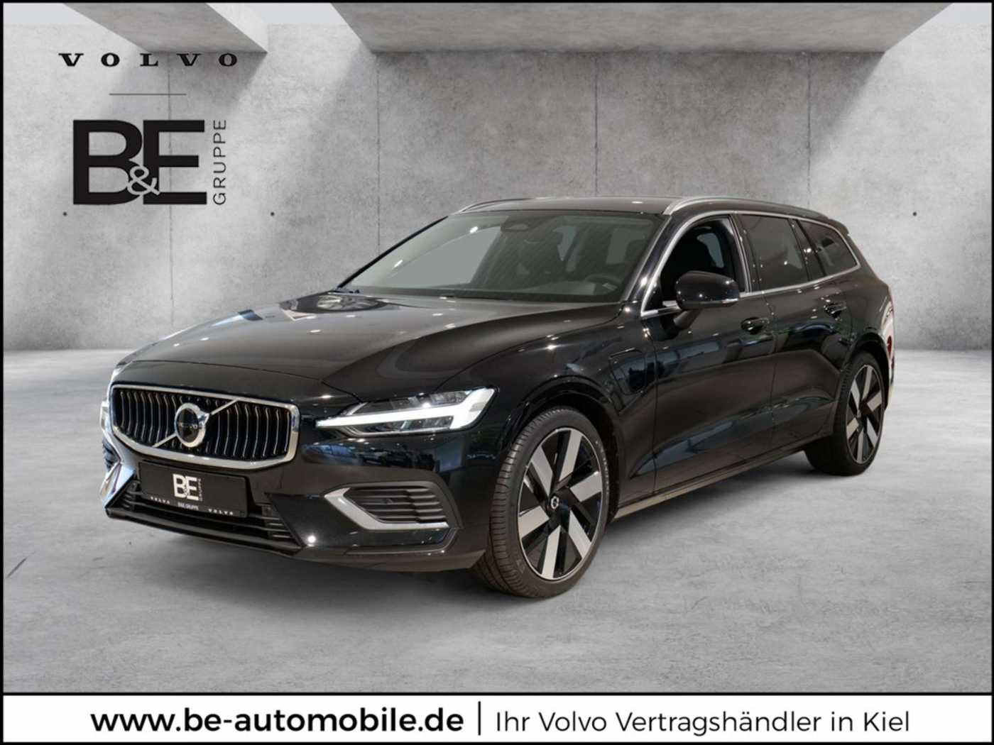 Volvo  Kombi T6 Core Recharge AWD STANDHZ LED
