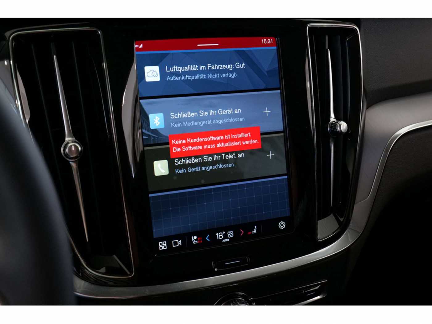 Volvo  Kombi T6 Core Recharge AWD STANDHZ LED