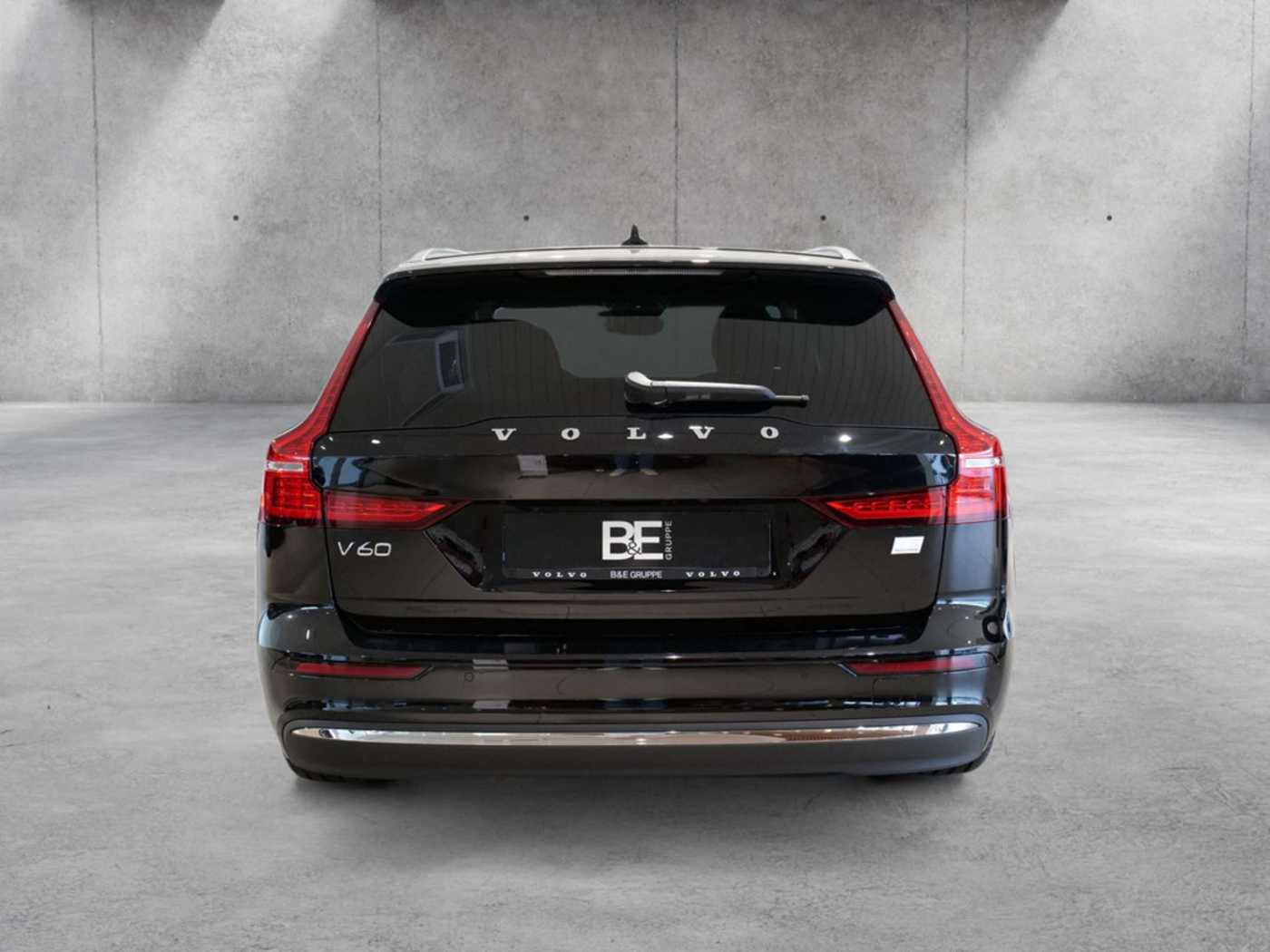 Volvo  Kombi T6 Core Recharge AWD STANDHZ LED