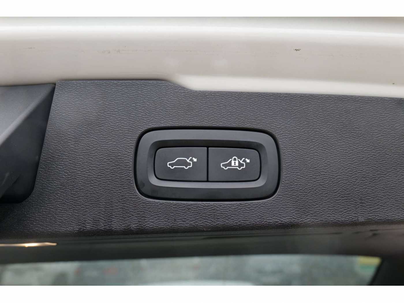Volvo  B3 R Design KAMERA NAVI STANDHZ LED LED