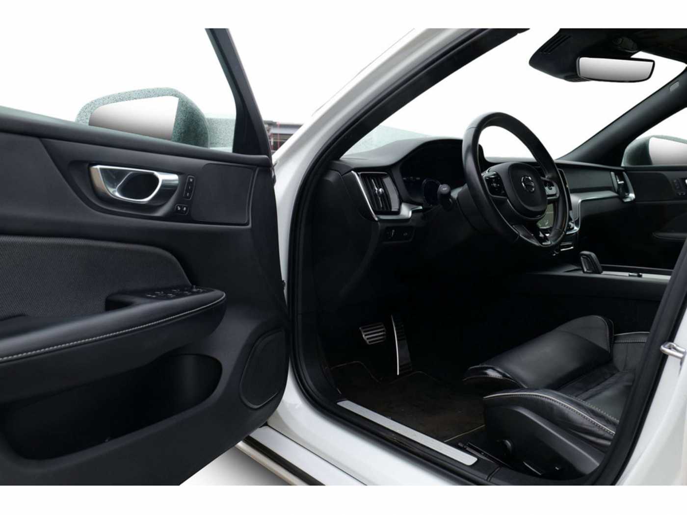 Volvo  B3 R Design KAMERA NAVI STANDHZ LED LED