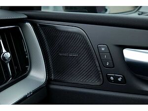 Volvo  T8 Ultra Dark Recharge Plug-In Hybrid AWD