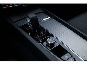 Volvo  T8 Ultra Dark Recharge Plug-In Hybrid AWD