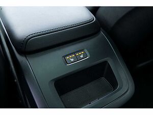 Volvo  T8 Ultra Dark Recharge Plug-In Hybrid AWD