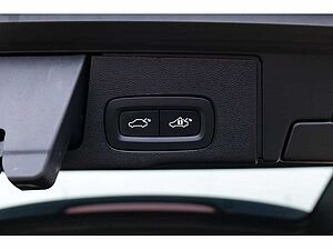 Volvo  T8 Ultra Dark Recharge Plug-In Hybrid AWD