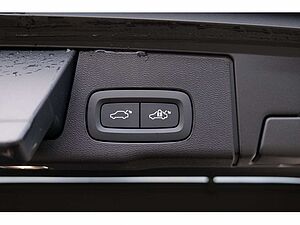 Volvo  T8 Ultra Dark Recharge Plug-In Hybrid AWD