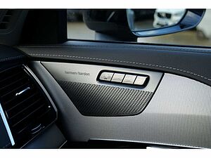 Volvo  T8 Plus Dark Recharge Plug-In Hybrid AWD