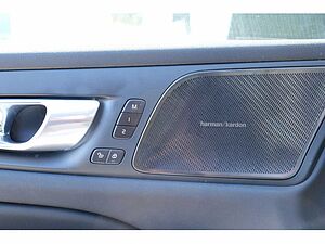 Volvo  Lim. 2.0 Ultimate Dark Recharge Plug-In Hybrid AWD