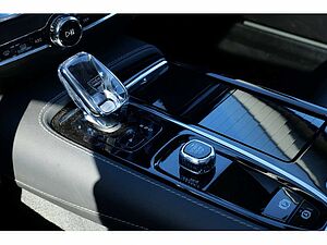 Volvo  Lim. 2.0 Ultimate Dark Recharge Plug-In Hybrid AWD