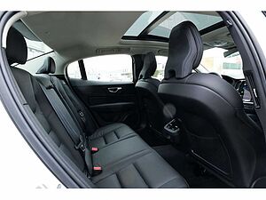 Volvo  Lim. B5 Ultimate Dark AWD LED PANO 360°