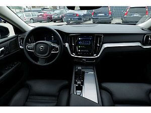 Volvo  Lim. B5 Ultimate Dark AWD LED PANO 360°