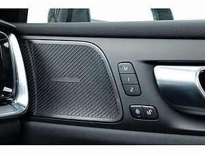 Volvo  Lim. T8 Ultimate Dark Recharge Plug-In Hybrid AWD