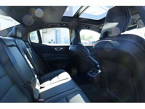 Volvo  Lim. B5 Ultimate Dark AWD LED PANO 360°