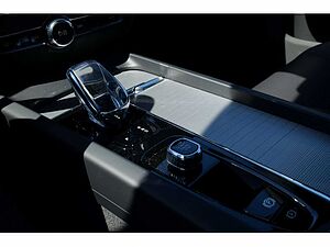 Volvo  Lim. B5 Ultimate Dark AWD LED PANO 360°
