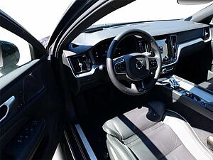 Volvo  Lim. B5 Ultimate Dark AWD LED PANO 360°
