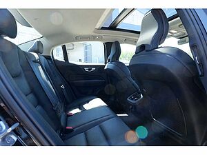 Volvo  Lim. B5 Ultimate Dark AWD LED PANO 360°