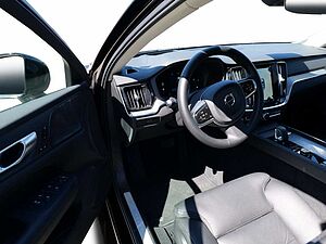 Volvo  Lim. B5 Ultimate Dark AWD LED PANO 360°