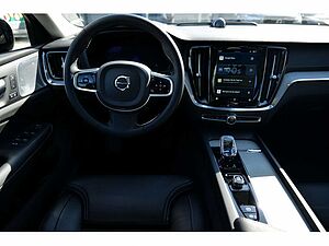 Volvo  Lim. B5 Ultimate Dark AWD LED PANO 360°
