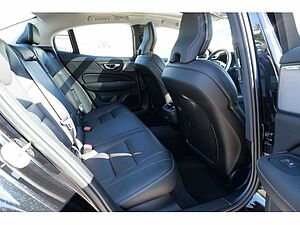 Volvo  Lim. B5 Ultimate Dark AWD LED PANO 360°