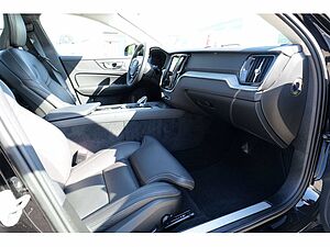 Volvo  Lim. B5 Ultimate Dark AWD LED PANO 360°
