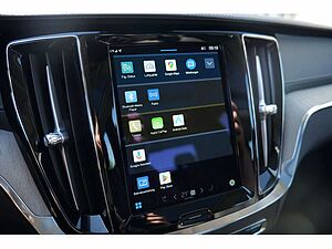 Volvo  Lim. B5 Ultimate Dark AWD LED PANO 360°