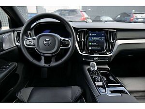 Volvo  Lim. T8 AWD Ultimate Dark Recharge Plug-In Hybrid AWD