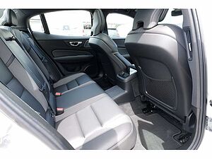 Volvo  Lim. T8 AWD Ultimate Dark Recharge Plug-In Hybrid AWD