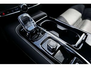 Volvo  Lim. T8 AWD Ultimate Dark Recharge Plug-In Hybrid AWD